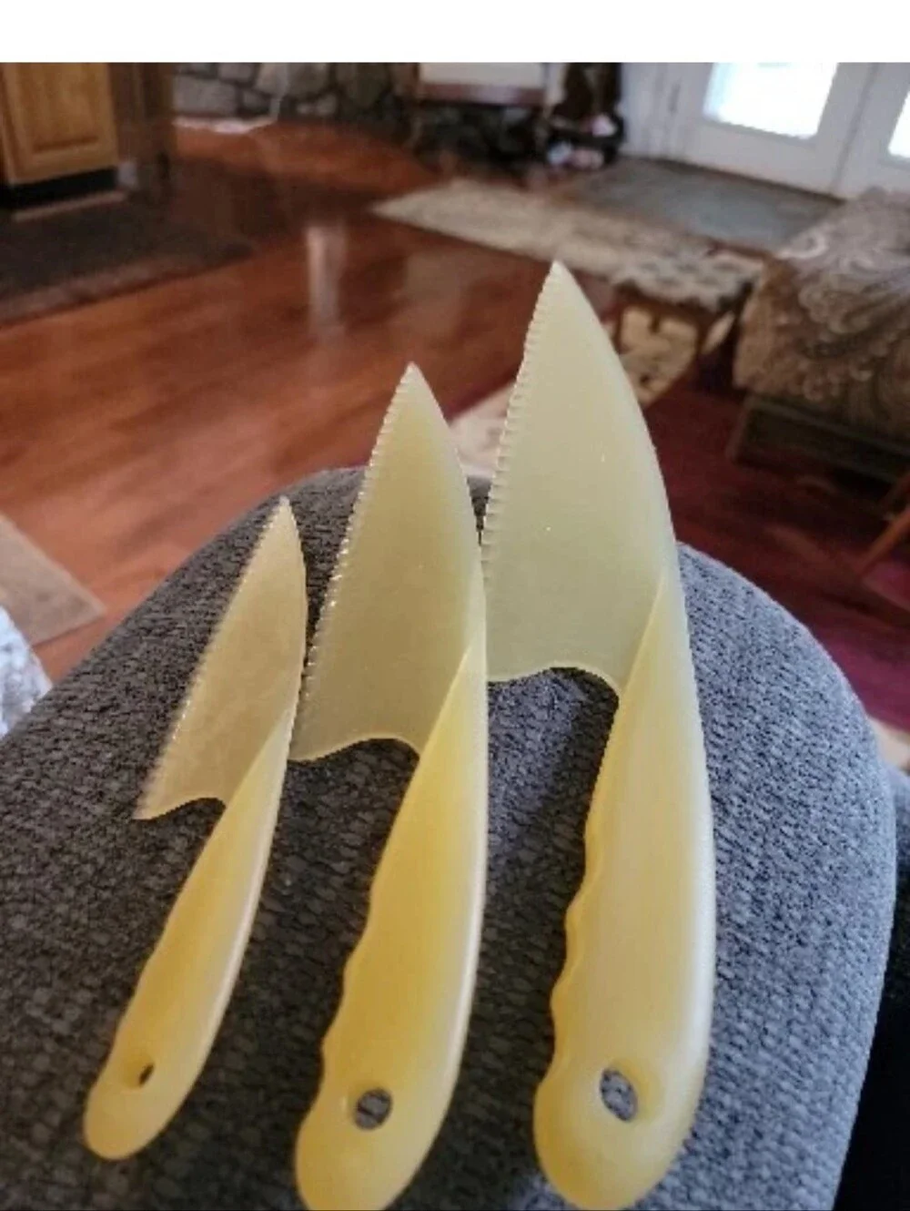 Three Yellow Nylon Serrated Lettuce Salad Fruit Knives